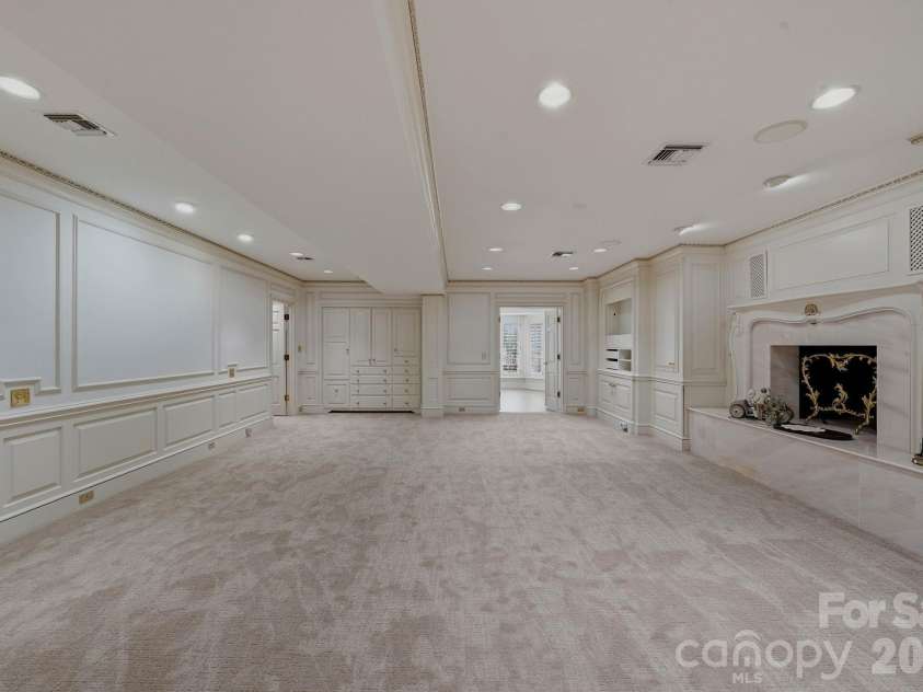 9715 Nine Eagles Lane, Charlotte, NC 28278.  MLS# CAR4382620, YatesRealty ID 43937. 