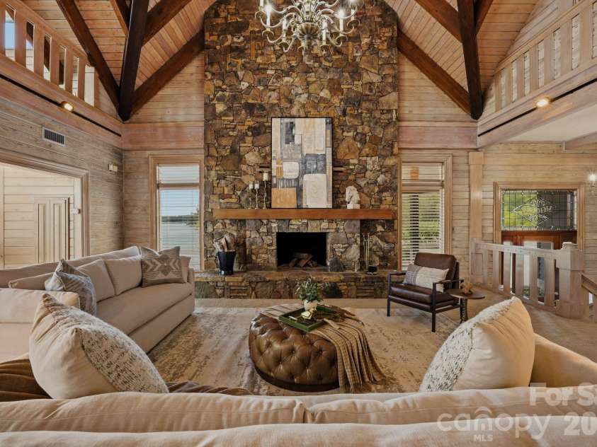 9715 Nine Eagles Lane, Charlotte, NC 28278.  MLS# CAR4382620, YatesRealty ID 43937. 