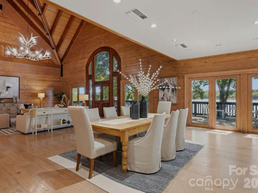 9715 Nine Eagles Lane, Charlotte, NC 28278.  MLS# CAR4382620, YatesRealty ID 43937. 