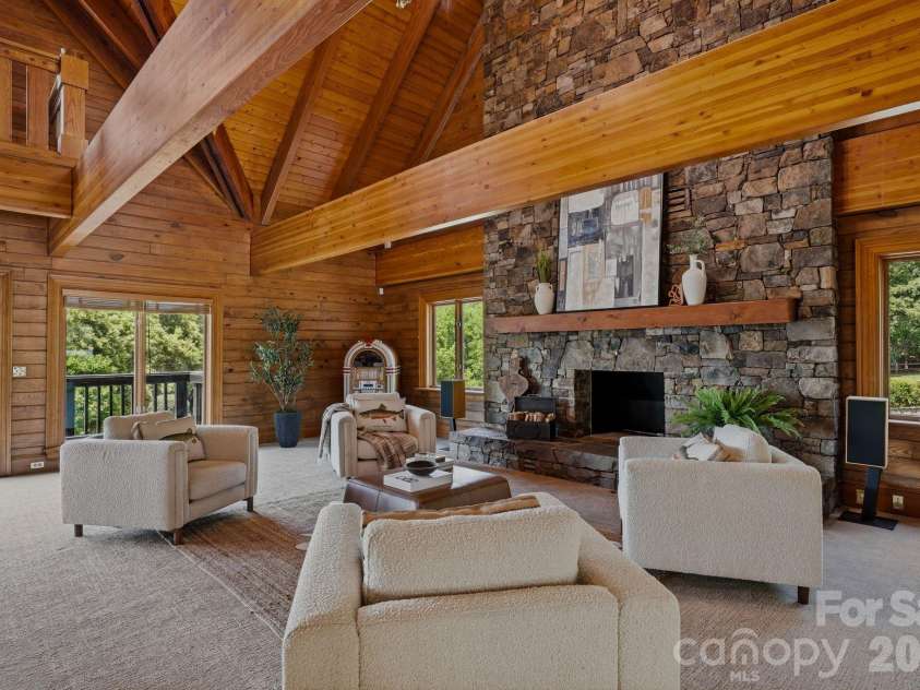 9715 Nine Eagles Lane, Charlotte, NC 28278.  MLS# CAR4382620, YatesRealty ID 43937. 