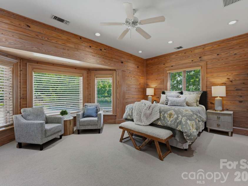 9715 Nine Eagles Lane, Charlotte, NC 28278.  MLS# CAR4382620, YatesRealty ID 43937. 