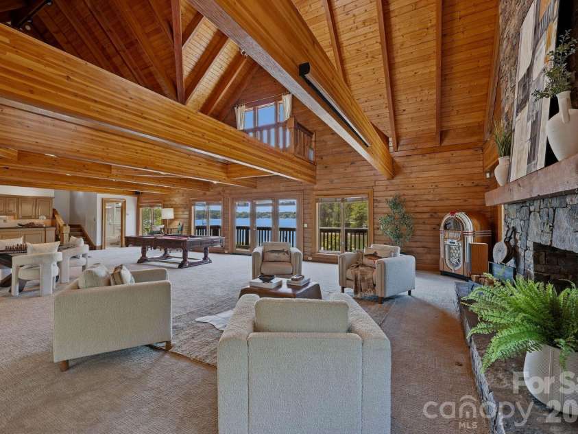 9715 Nine Eagles Lane, Charlotte, NC 28278.  MLS# CAR4382620, YatesRealty ID 43937. 