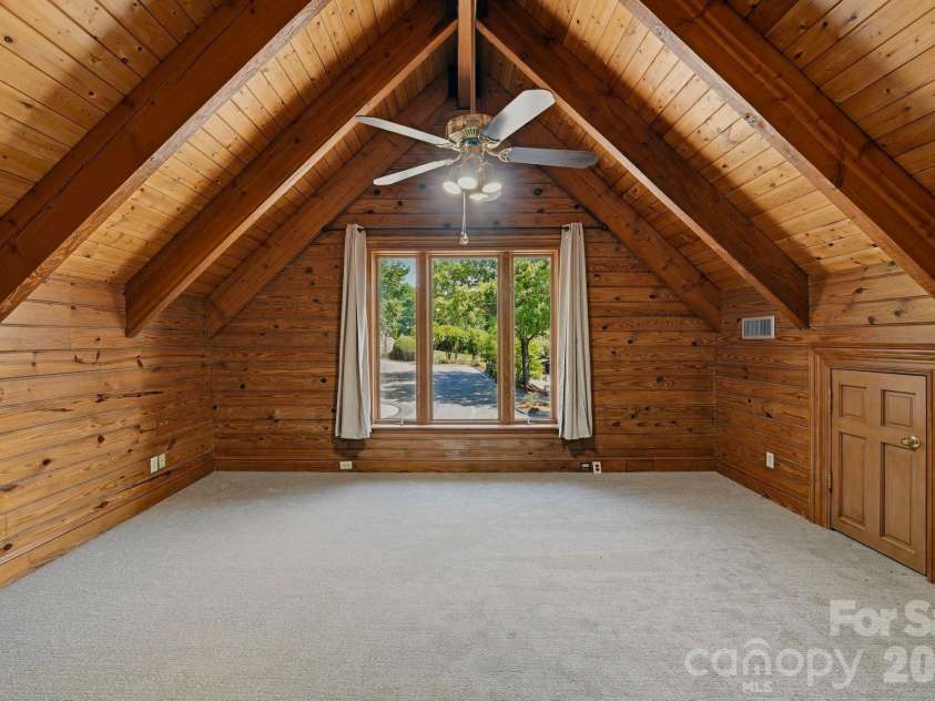 9715 Nine Eagles Lane, Charlotte, NC 28278.  MLS# CAR4382620, YatesRealty ID 43937. 