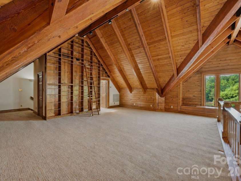 9715 Nine Eagles Lane, Charlotte, NC 28278.  MLS# CAR4382620, YatesRealty ID 43937. 