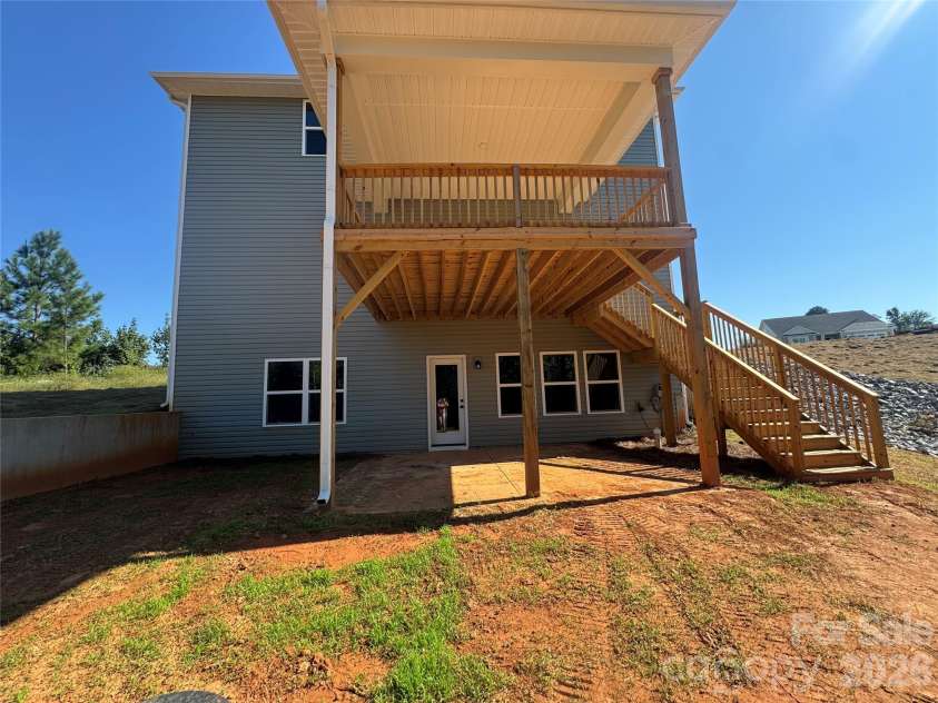 133 Kerr Walk Drive, Statesville, NC 28677.  MLS# CAR4411664, YatesRealty ID 43941. 