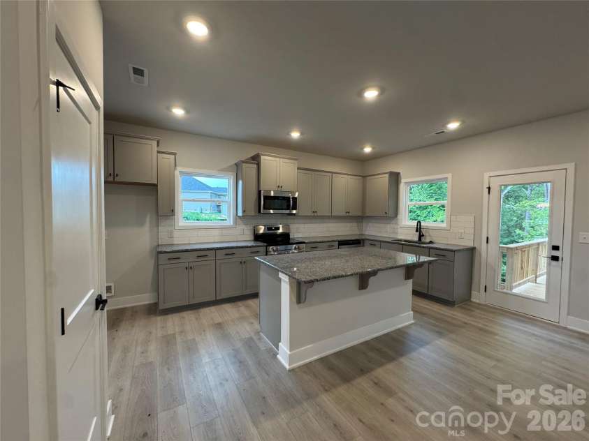 133 Kerr Walk Drive, Statesville, NC 28766.  MLS# CAR4411664, YatesRealty ID 43941. Kitchen