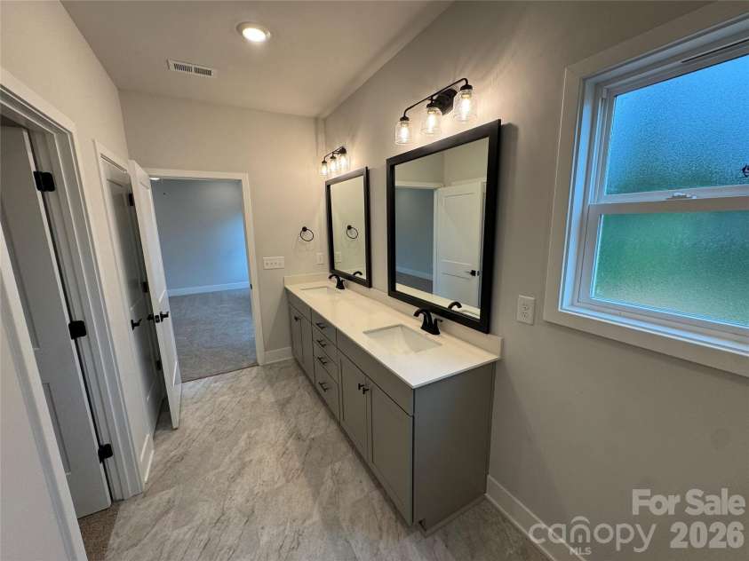 133 Kerr Walk Drive, Statesville, NC 28766.  MLS# CAR4411664, YatesRealty ID 43941. Primary Bathroom