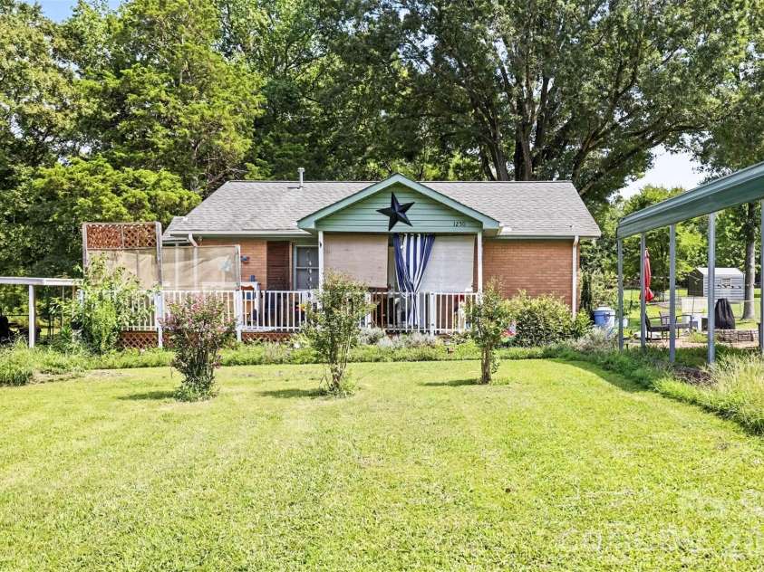 1250 Honeywood Lane, Rock Hill, SC 29730.  MLS# CAR4414321, YatesRealty ID 43944. 