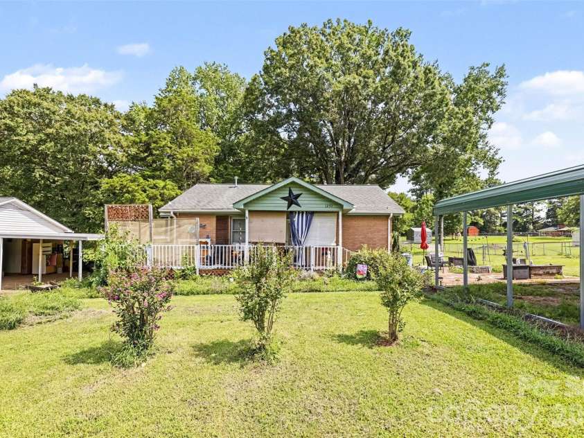 1250 Honeywood Lane, Rock Hill, SC 29730.  MLS# CAR4414321, YatesRealty ID 43944. 