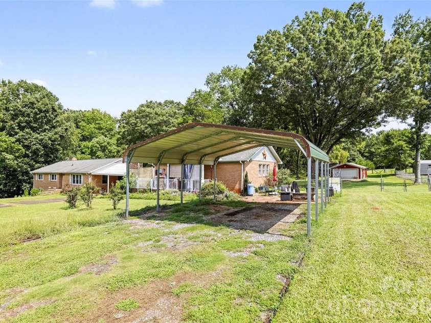 1250 Honeywood Lane, Rock Hill, SC 29730.  MLS# CAR4414321, YatesRealty ID 43944. 