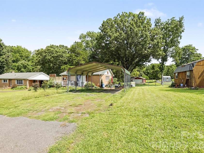 1250 Honeywood Lane, Rock Hill, SC 29730.  MLS# CAR4414321, YatesRealty ID 43944. 
