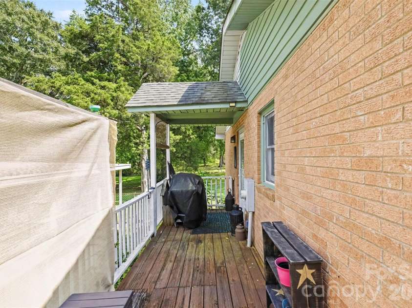 1250 Honeywood Lane, Rock Hill, SC 29730.  MLS# CAR4414321, YatesRealty ID 43944. 