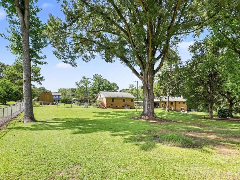 1250 Honeywood Lane, Rock Hill, SC 29730.  MLS# CAR4414321, YatesRealty ID 43944. 