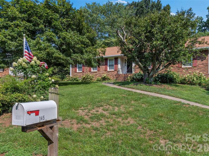 145 Stanwell Court, Clemmons, NC 27012.  MLS# CAR4413711, YatesRealty ID 43945. 