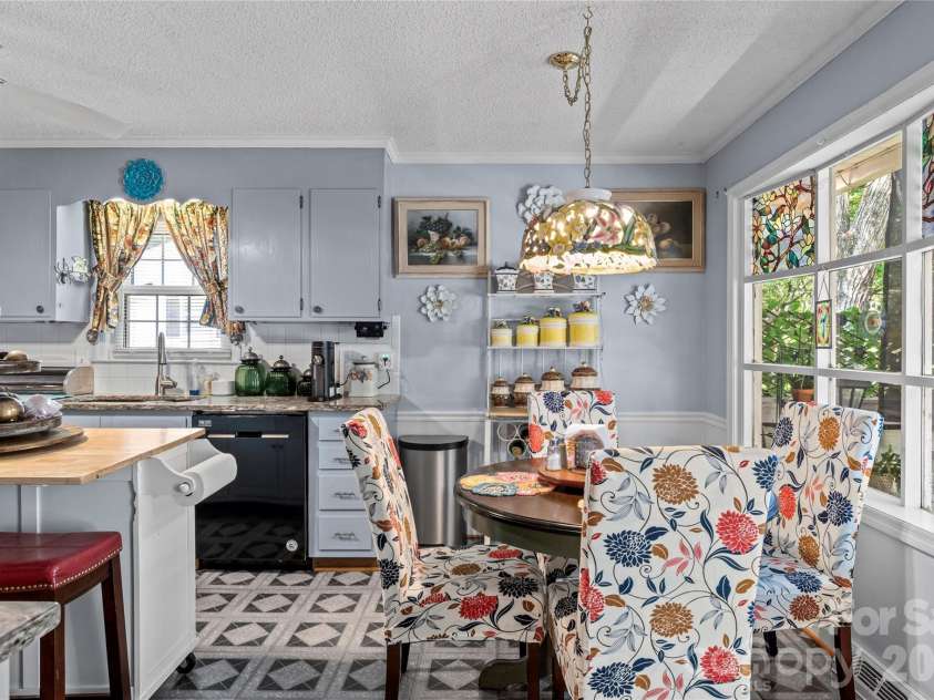 145 Stanwell Court, Clemmons, NC 27012.  MLS# CAR4413711, YatesRealty ID 43945. 