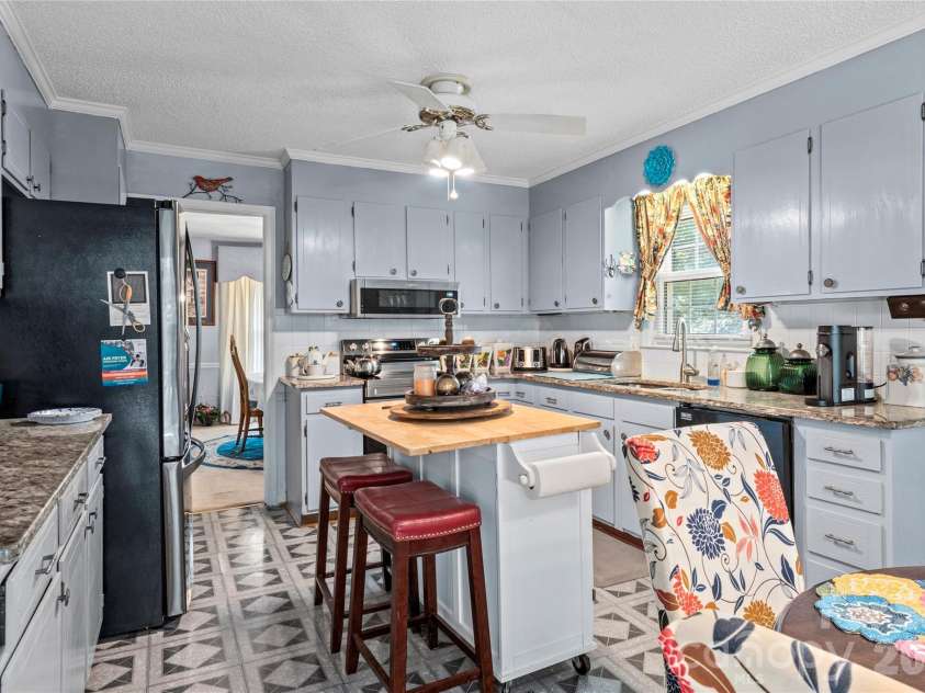 145 Stanwell Court, Clemmons, NC 27012.  MLS# CAR4413711, YatesRealty ID 43945. 