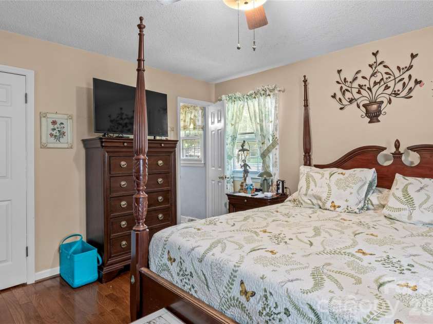 145 Stanwell Court, Clemmons, NC 27012.  MLS# CAR4413711, YatesRealty ID 43945. 
