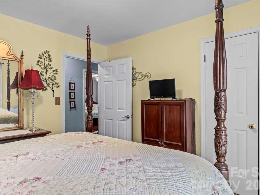 145 Stanwell Court, Clemmons, NC 27012.  MLS# CAR4413711, YatesRealty ID 43945. 