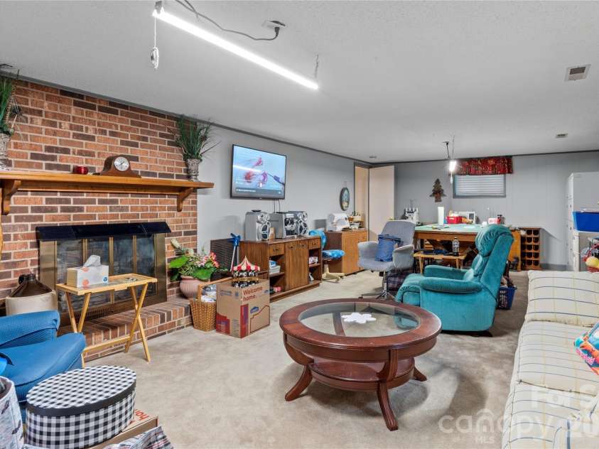 145 Stanwell Court, Clemmons, NC 27012.  MLS# CAR4413711, YatesRealty ID 43945. 