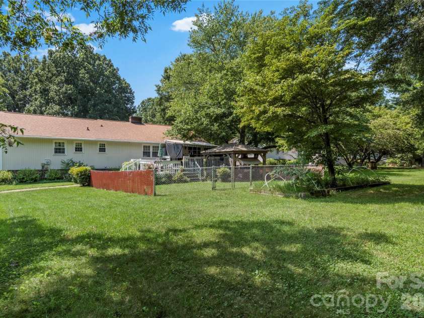 145 Stanwell Court, Clemmons, NC 27012.  MLS# CAR4413711, YatesRealty ID 43945. 