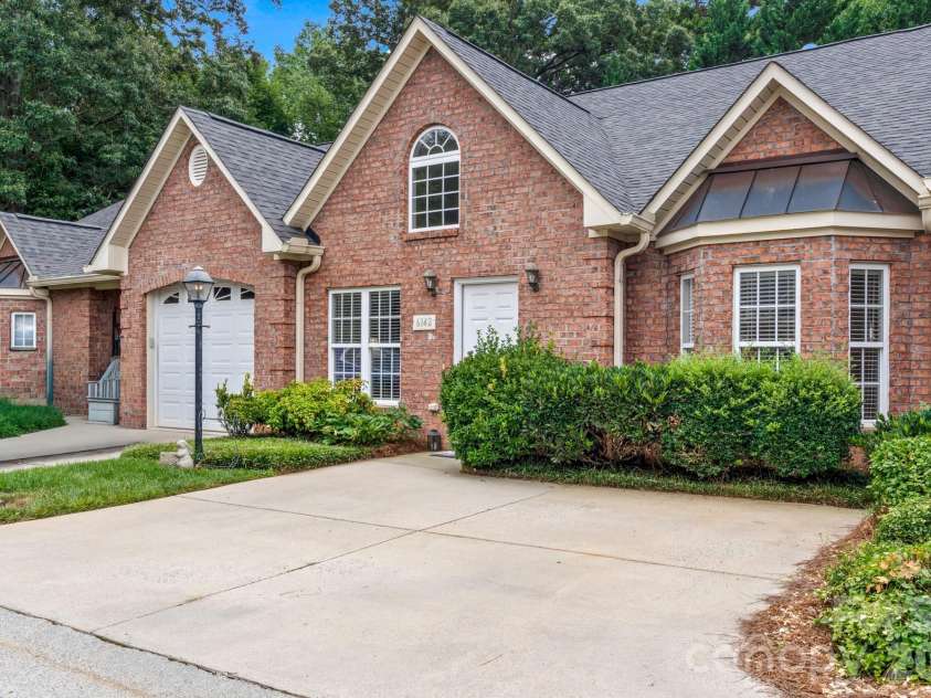 6142 Stadium Ridge Court, Clemmons, NC 27012.  MLS# CAR4408587, YatesRealty ID 43946. 