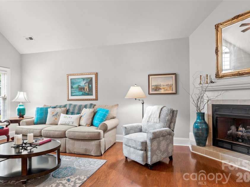 6142 Stadium Ridge Court, Clemmons, NC 27012.  MLS# CAR4408587, YatesRealty ID 43946. 