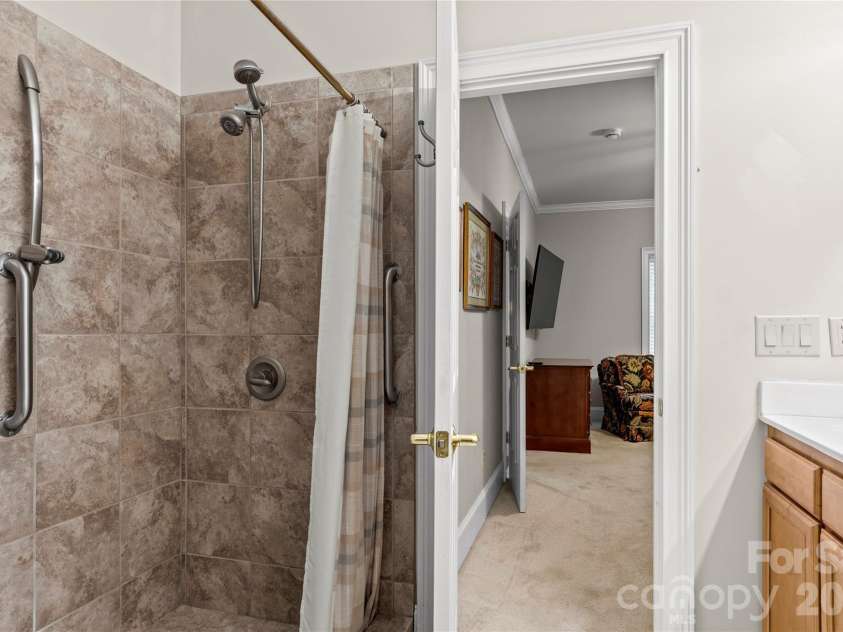 6142 Stadium Ridge Court, Clemmons, NC 27012.  MLS# CAR4408587, YatesRealty ID 43946. 