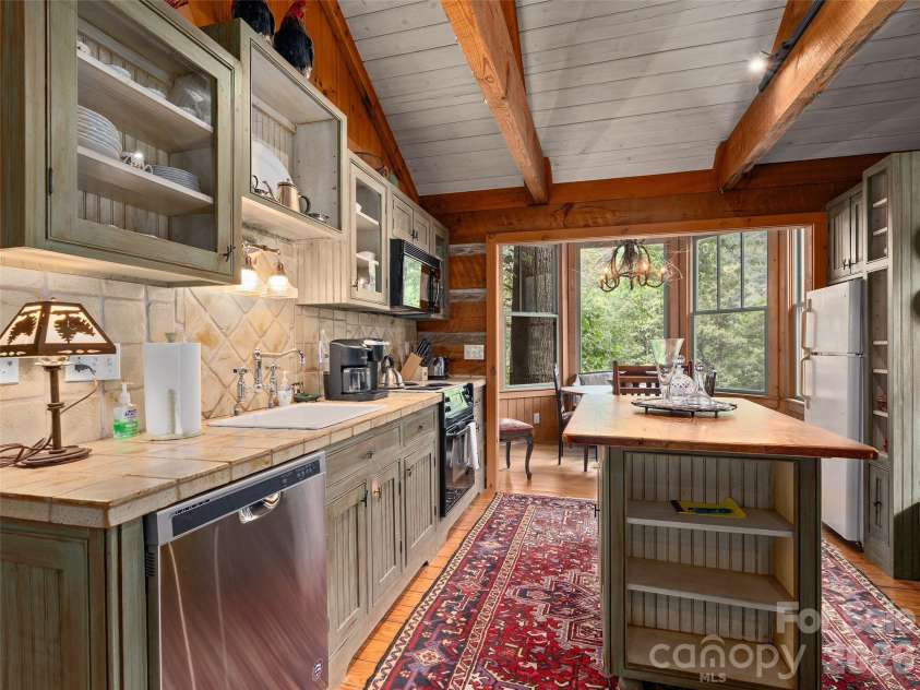 470 & 482 East Fork Road, Canton, NC 28716.  MLS# CAR4413723, YatesRealty ID 43947. 