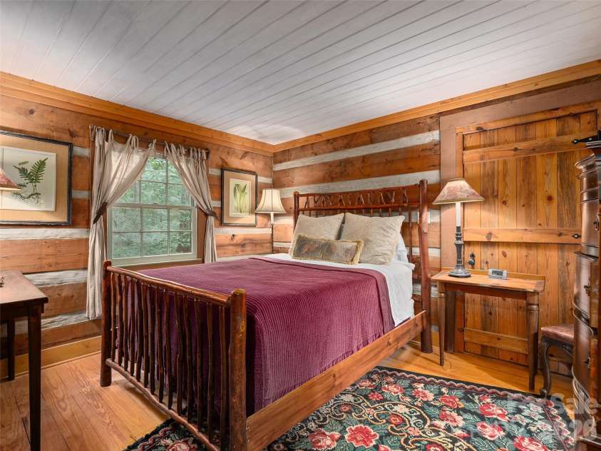 470 & 482 East Fork Road, Canton, NC 28716.  MLS# CAR4413723, YatesRealty ID 43947. 