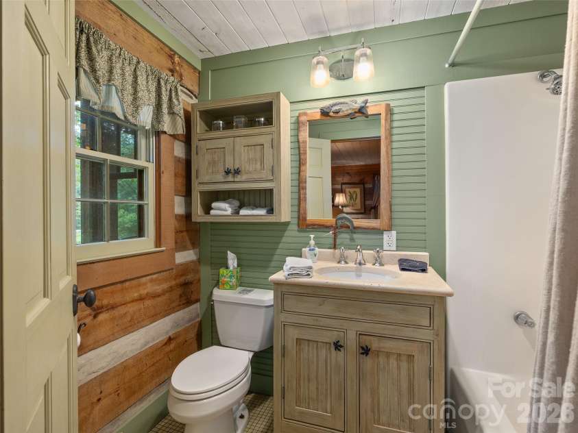 470 & 482 East Fork Road, Canton, NC 28716.  MLS# CAR4413723, YatesRealty ID 43947. 
