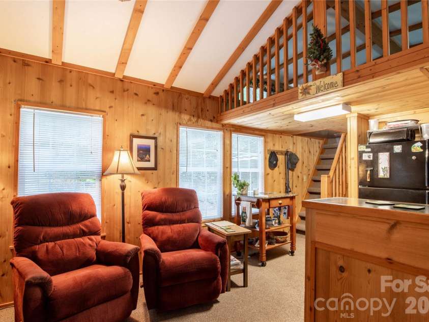 21 Bear Cub Drive, Spruce Pine, NC 28777.  MLS# CAR4410886, YatesRealty ID 43949. 