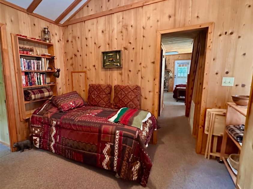 21 Bear Cub Drive, Spruce Pine, NC 28777.  MLS# CAR4410886, YatesRealty ID 43949. Bonus room