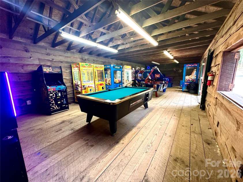 21 Bear Cub Drive, Spruce Pine, NC 28777.  MLS# CAR4410886, YatesRealty ID 43949. Game Room