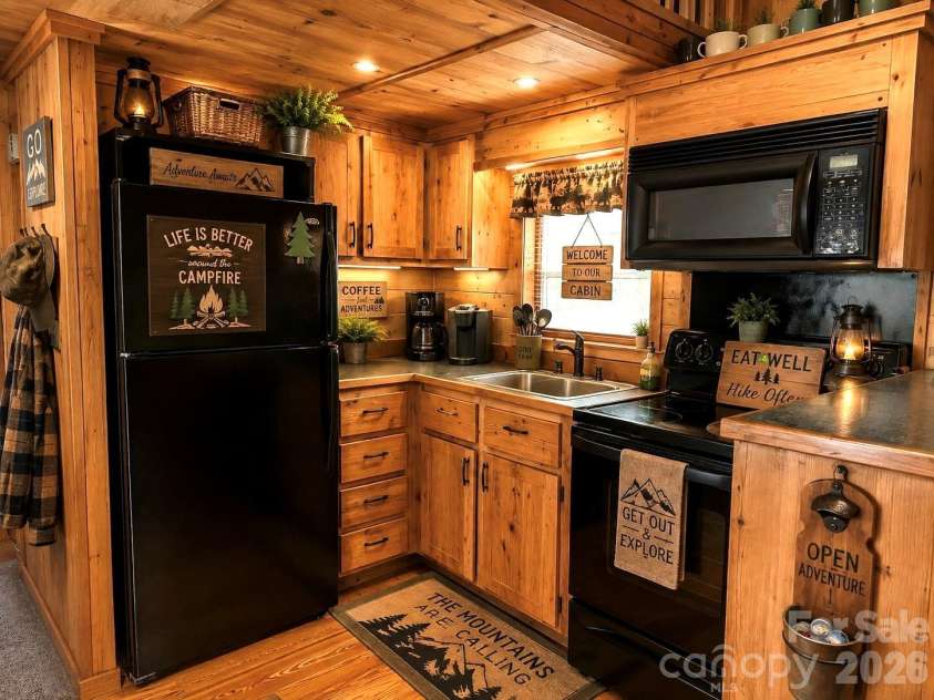 21 Bear Cub Drive, Spruce Pine, NC 28777.  MLS# CAR4410886, YatesRealty ID 43949. Kitchen - Ai Decor'