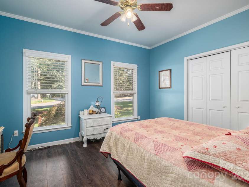 109 Nemans Cove, Cherryville, NC 28021.  MLS# CAR4299002, YatesRealty ID 4395. 