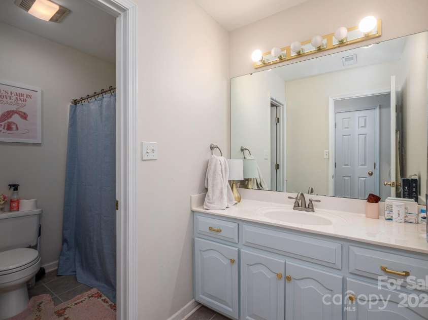 109 Nemans Cove, Cherryville, NC 28021.  MLS# CAR4299002, YatesRealty ID 4395. 