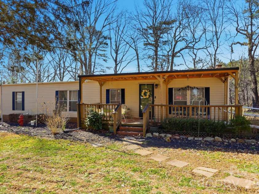 343 Carr Road, Dallas, NC 28034.  MLS# CAR4332893, YatesRealty ID 4395. 343 Carr Road is a 3-bedroom, 2-bath manufactured home waiting for its next owner.