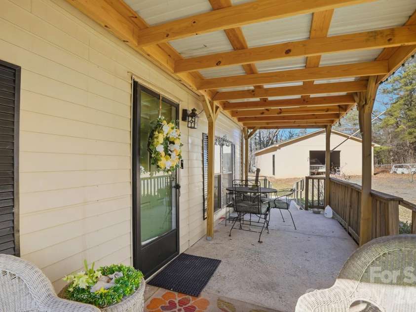 343 Carr Road, Dallas, NC 28034.  MLS# CAR4332893, YatesRealty ID 4395. 
