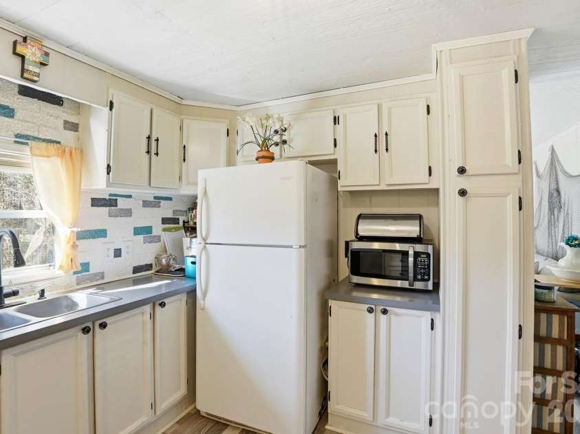 343 Carr Road, Dallas, NC 28034.  MLS# CAR4332893, YatesRealty ID 4395. 