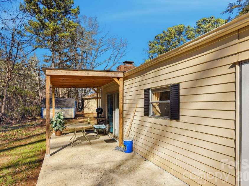 343 Carr Road, Dallas, NC 28034.  MLS# CAR4332893, YatesRealty ID 4395. 