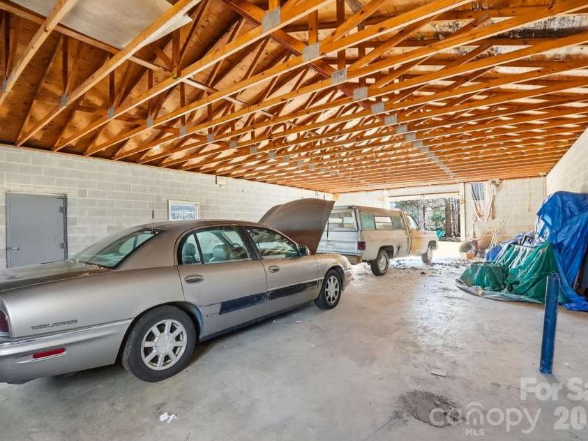 343 Carr Road, Dallas, NC 28034.  MLS# CAR4332893, YatesRealty ID 4395. 