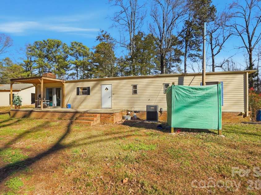343 Carr Road, Dallas, NC 28034.  MLS# CAR4332893, YatesRealty ID 4395. Back of house