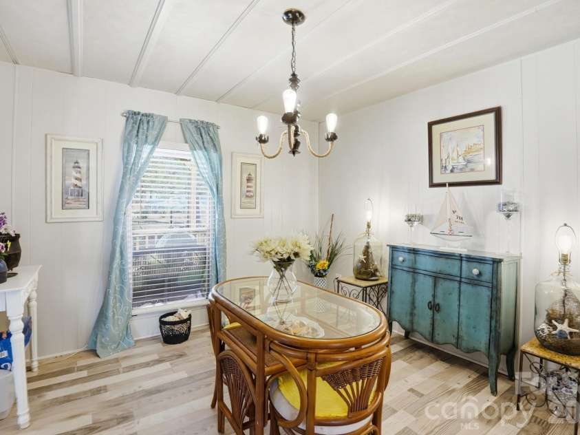 343 Carr Road, Dallas, NC 28034.  MLS# CAR4332893, YatesRealty ID 4395. Dining room