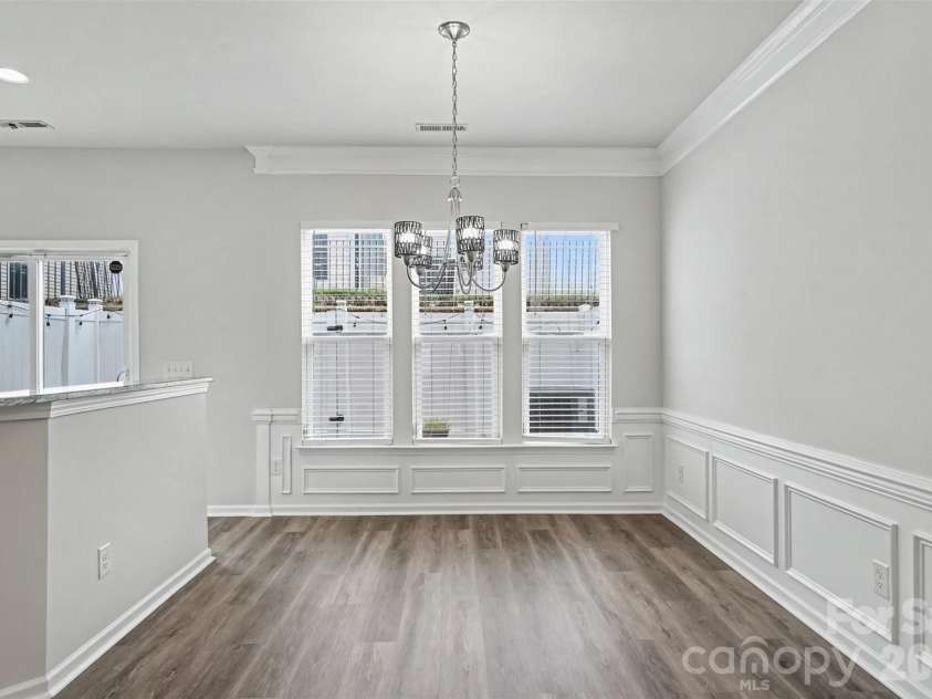 2447 Diplomat Lane, Charlotte, NC 28210.  MLS# CAR4411552, YatesRealty ID 43950. Dining Area