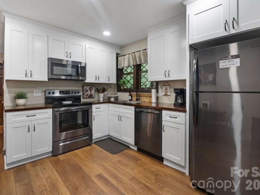 1754 Lake Tahoma Road, Marion, NC 28752.  MLS# CAR4411166, YatesRealty ID 43955. 