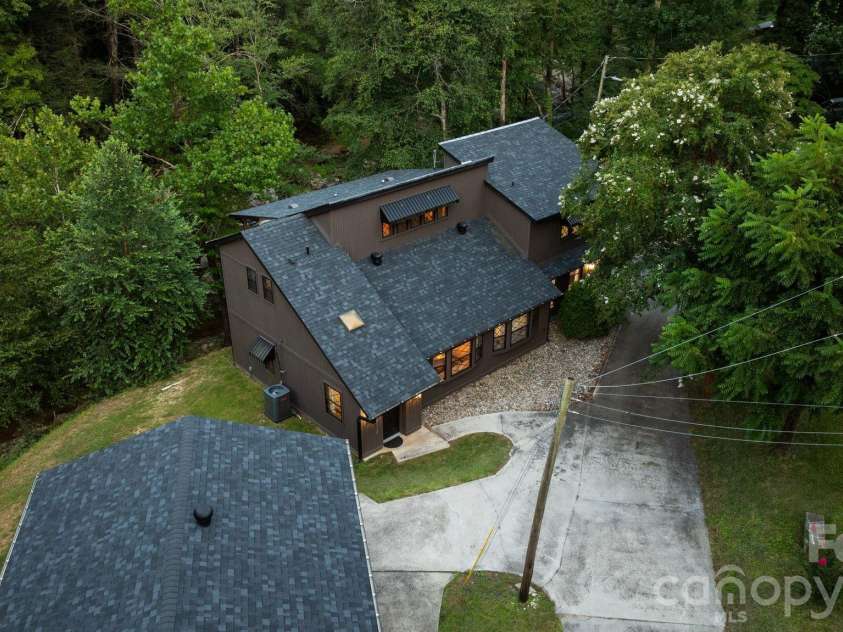 1754 Lake Tahoma Road, Marion, NC 28752.  MLS# CAR4411166, YatesRealty ID 43955. 