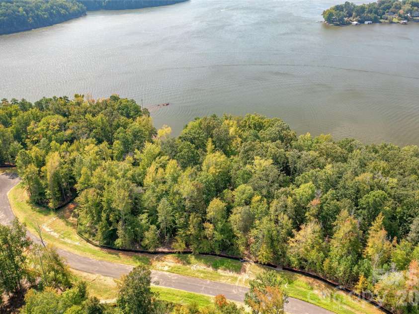 1216 Great Egret Drive, Clover, SC 29710.  MLS# CAR4393695, YatesRealty ID 43957. 