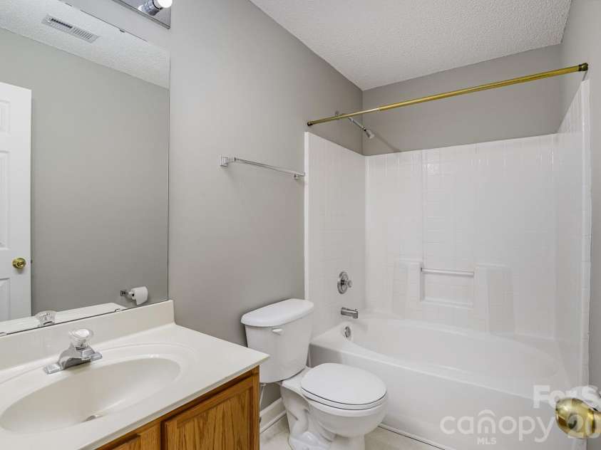 3230 Richway Court, Charlotte, NC 28216.  MLS# CAR4342451, YatesRealty ID 4396. 