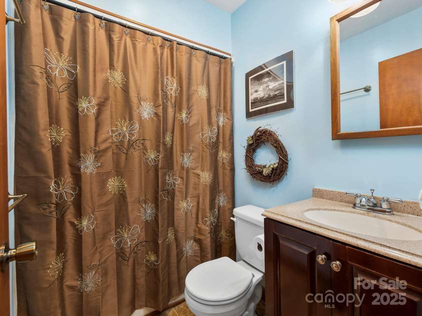 70 Fox Run, Hot Springs, NC 28743.  MLS# CAR4244597, YatesRealty ID 4396. 