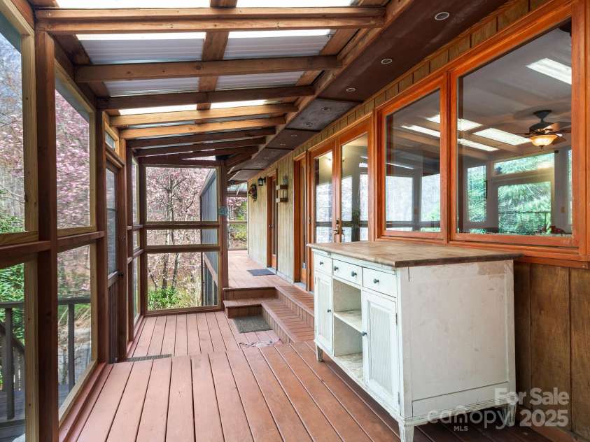 70 Fox Run, Hot Springs, NC 28743.  MLS# CAR4244597, YatesRealty ID 4396. 